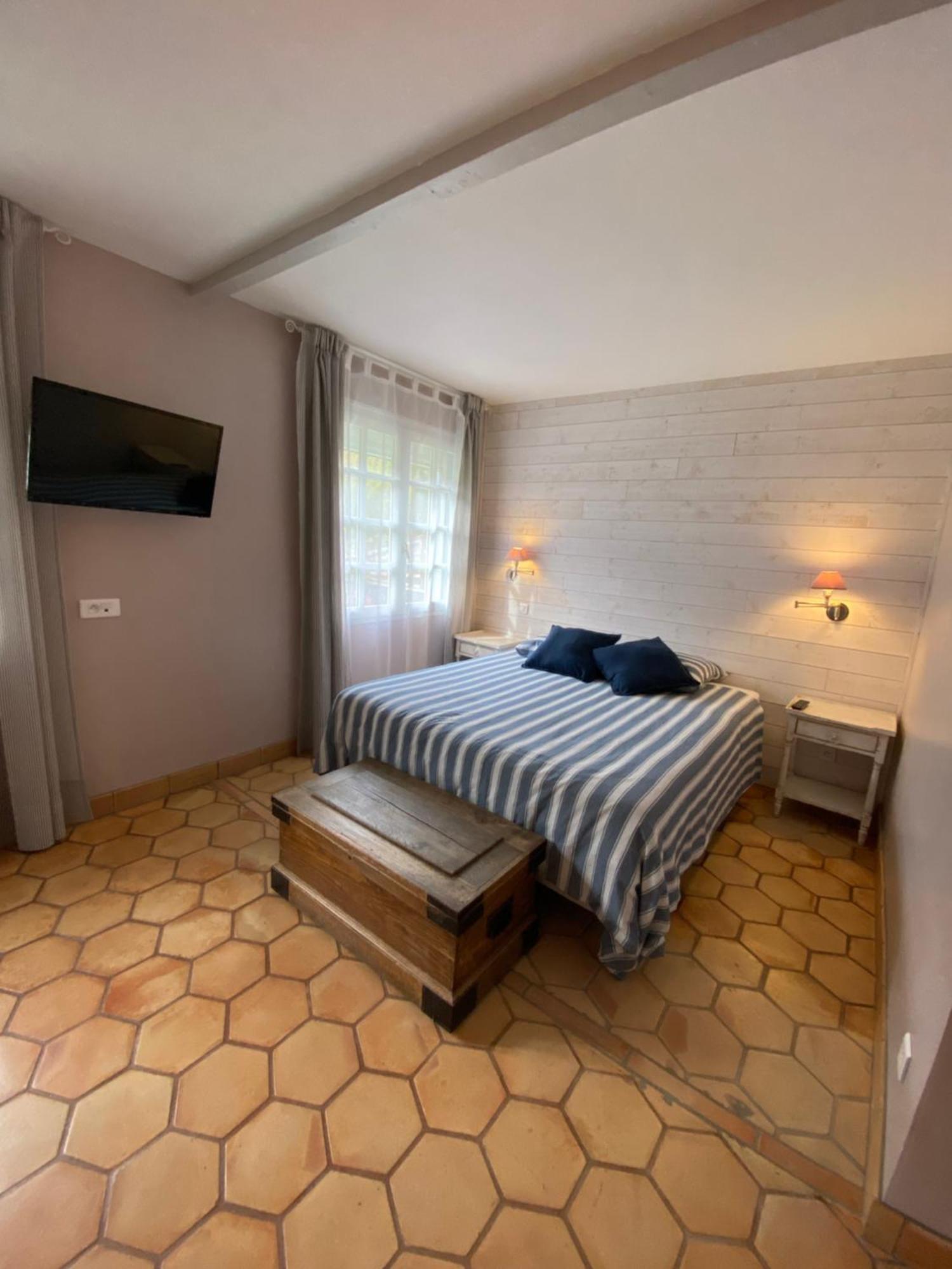 Hotel La Roca Flora à Le Plan-de-la-Tour Extérieur photo
